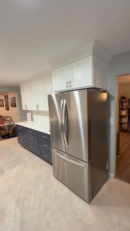 Two-Tone kitchen cabinets