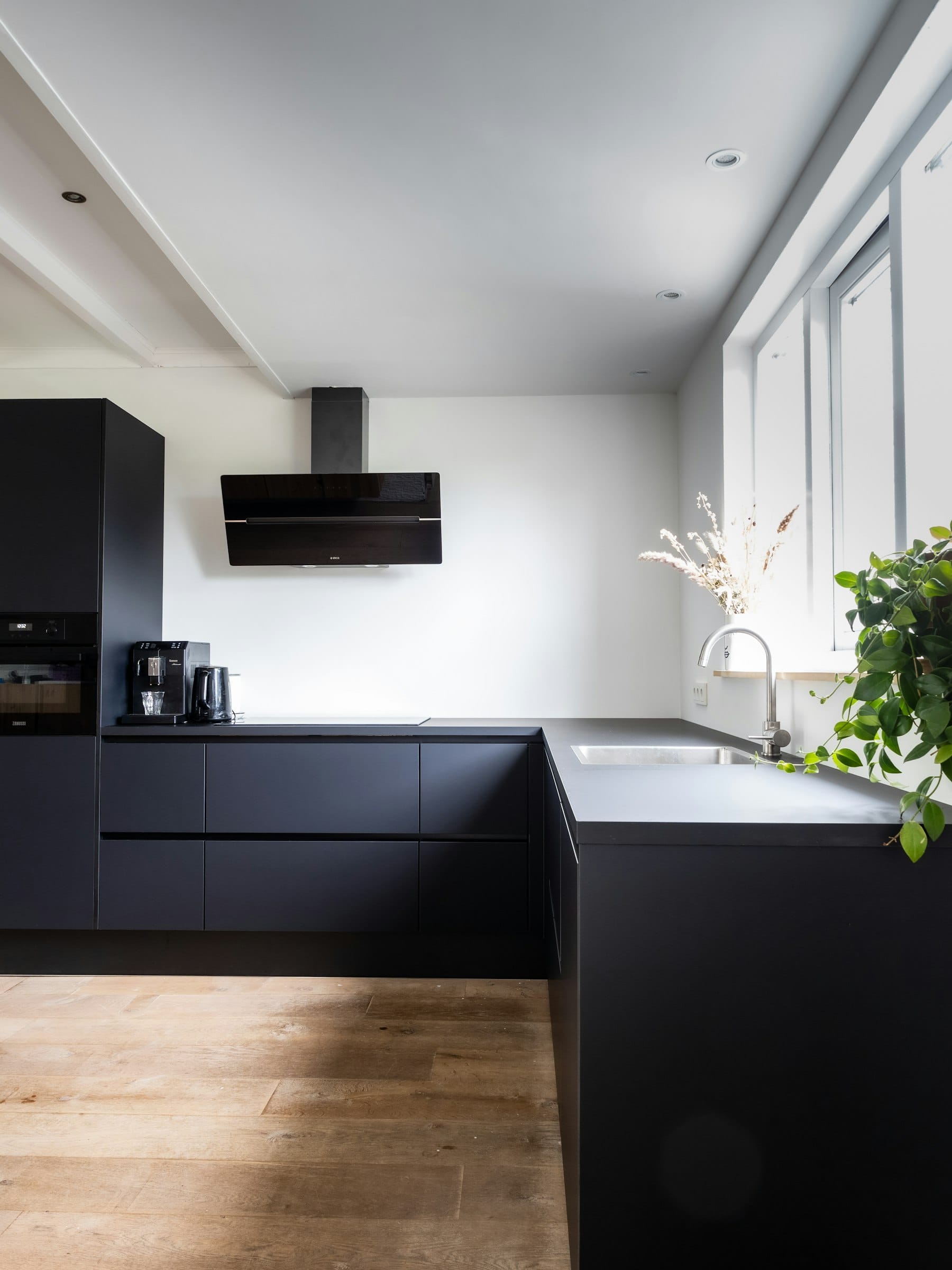 Super-Matte Slab kitchen cabinets