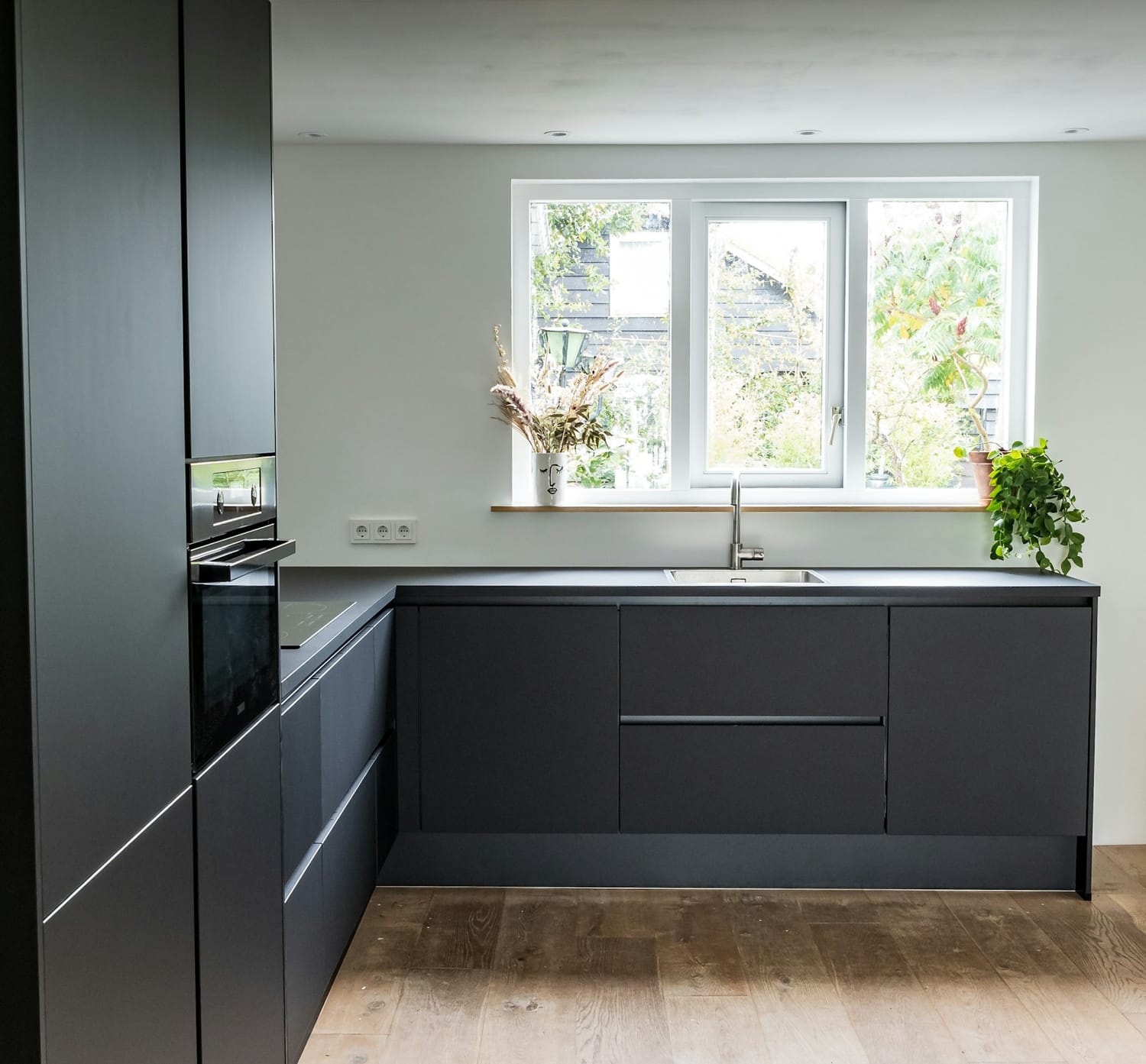 Super-Matte Slab kitchen